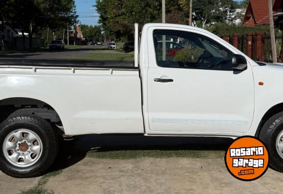 Camionetas - Toyota Hilux DX 2014 Diesel 257000Km - En Venta