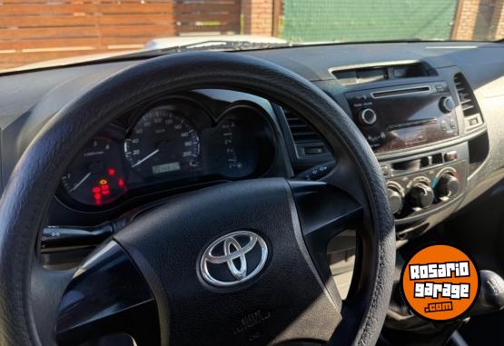 Camionetas - Toyota Hilux DX 2014 Diesel 257000Km - En Venta