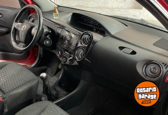 Autos - Toyota TOYOTA ETIOS XLS 2014 Nafta 120000Km - En Venta