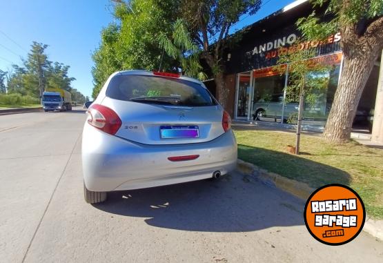 Autos - Peugeot 208 clio 2019 Nafta 150000Km - En Venta