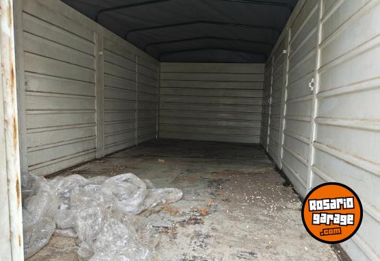 Camiones y Grúas - Ford Cargo 915 con cama - En Venta