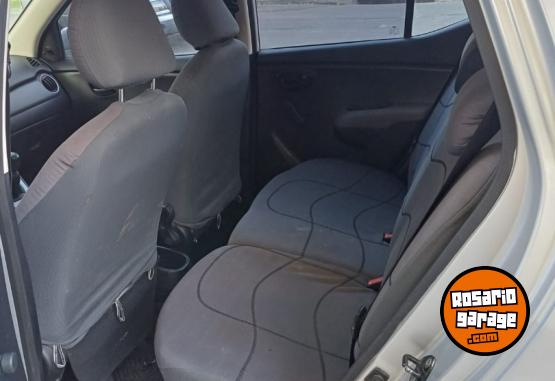 Autos - Hyundai i10 2011 Nafta 201500Km - En Venta