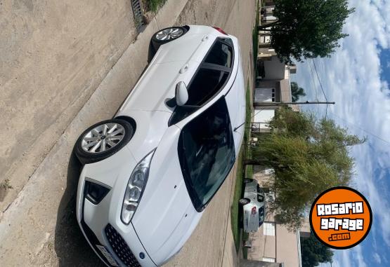 Autos - Ford Fiesta 2018 Nafta 100000Km - En Venta