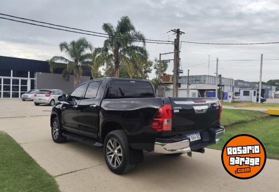 Camionetas - Toyota Hilux DC SRX 2.8 TDI AT 2018 Diesel 225200Km - En Venta