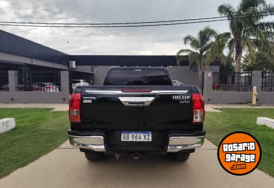 Camionetas - Toyota Hilux DC SRX 2.8 TDI AT 2018 Diesel 225200Km - En Venta