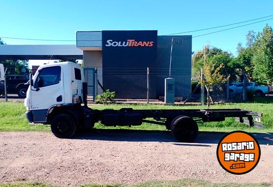 Camiones y Gr�as - Mercedes Benz Accelo 815 - En Venta