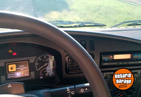 Camiones y Gr�as - Mercedes Benz Accelo 815 - En Venta