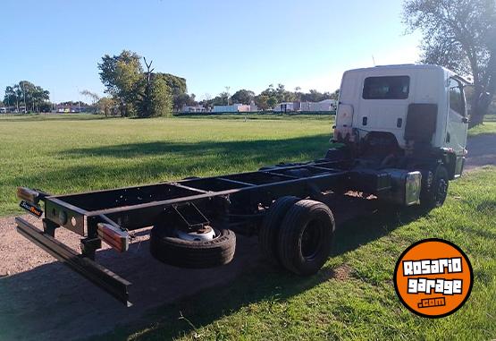 Camiones y Gr�as - Mercedes Benz Accelo 815 - En Venta