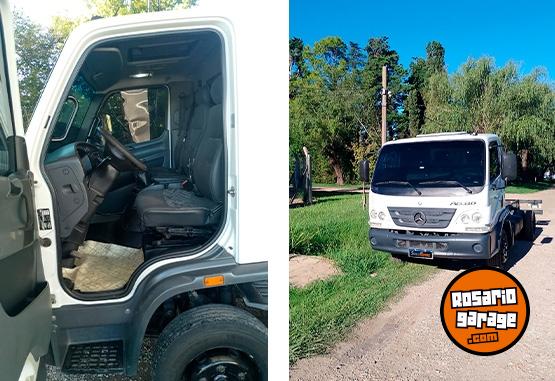 Camiones y Gr�as - Mercedes Benz Accelo 815 - En Venta