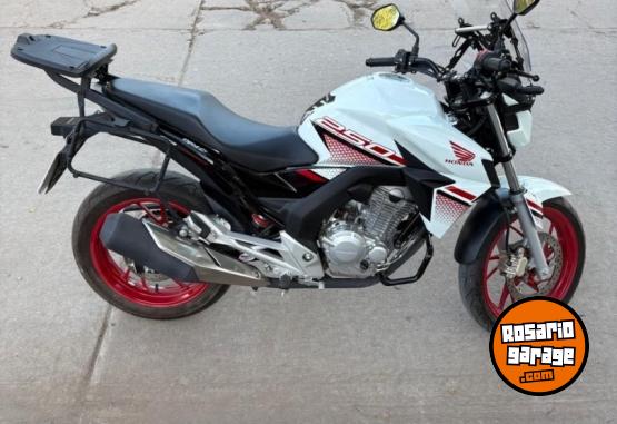 Motos - Honda Cb 250 2023 Nafta 3000Km - En Venta