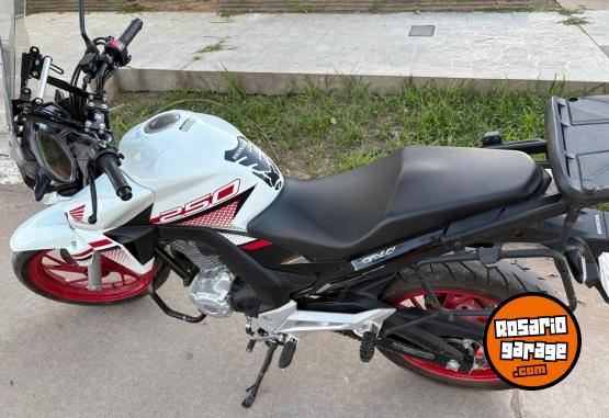 Motos - Honda Cb 250 2023 Nafta 3000Km - En Venta
