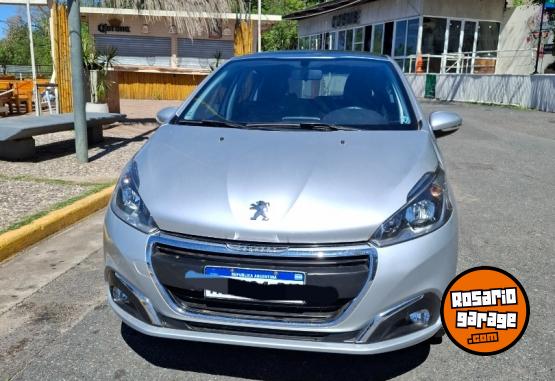Autos - Peugeot 208 Allure 5p. 2017 Nafta 52000Km - En Venta