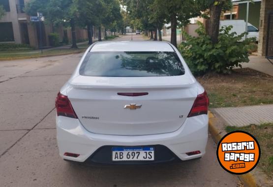 Autos - Chevrolet Prisma fiesta ónix Ka 2017 GNC 118000Km - En Venta