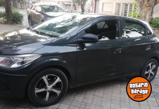 Autos - Chevrolet Onix joy 2017 Nafta 100000Km - En Venta