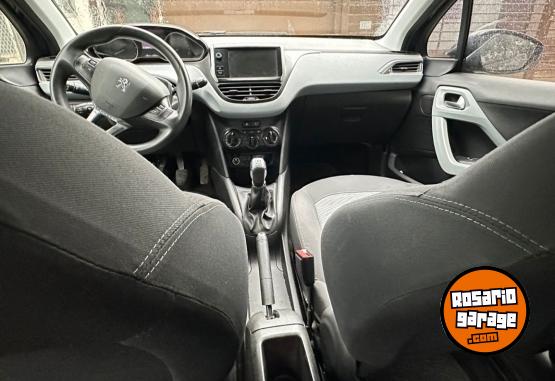 Autos - Peugeot 208 2014 Nafta 123000Km - En Venta