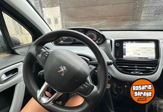 Autos - Peugeot 208 2014 Nafta 123000Km - En Venta