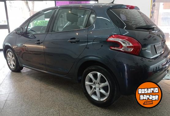 Autos - Peugeot 208 2014 Nafta 123000Km - En Venta