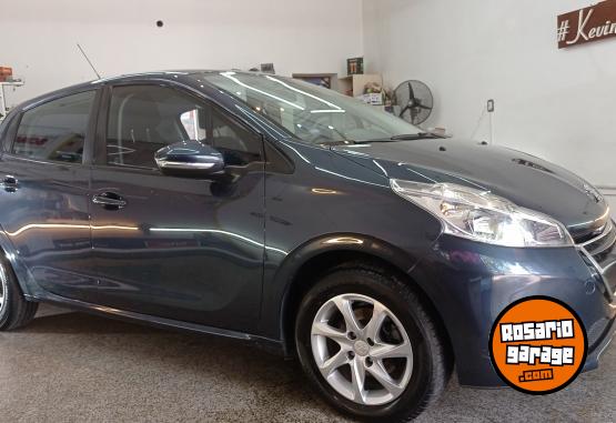 Autos - Peugeot 208 2014 Nafta 123000Km - En Venta