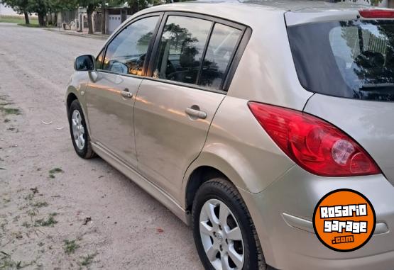 Autos - Nissan 2011 2011 GNC 150000Km - En Venta