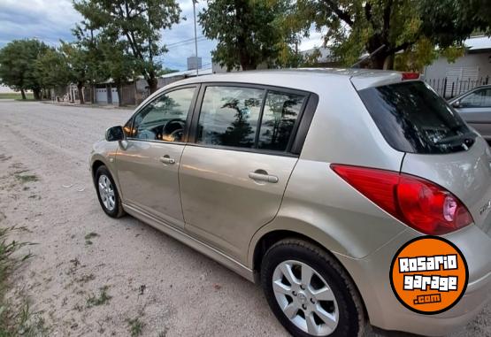 Autos - Nissan 2011 2011 GNC 150000Km - En Venta