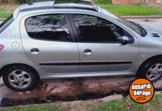Autos - Peugeot 206 2004 Nafta 213000Km - En Venta