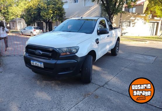 Camionetas - Ford Ranger cabina simple 2017 Diesel 105000Km - En Venta