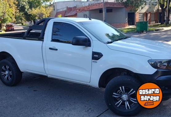 Camionetas - Ford Ranger cabina simple 2017 Diesel 105000Km - En Venta