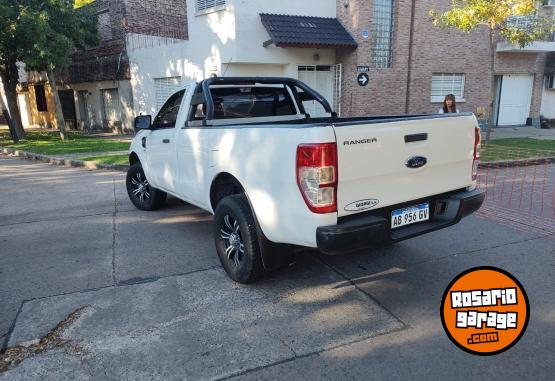 Camionetas - Ford Ranger cabina simple 2017 Diesel 105000Km - En Venta