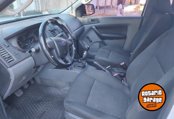 Camionetas - Ford Ranger cabina simple 2017 Diesel 105000Km - En Venta