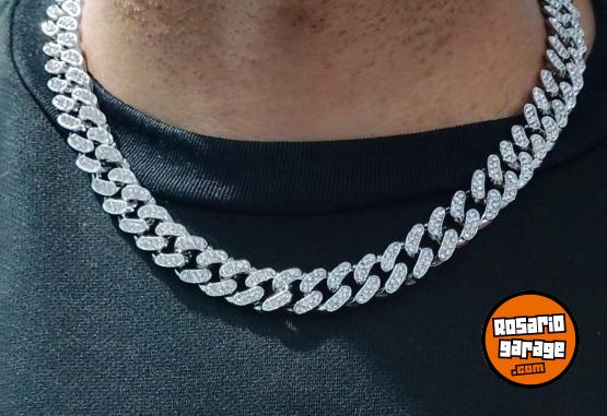 Indumentaria - Cadena cubana - En Venta