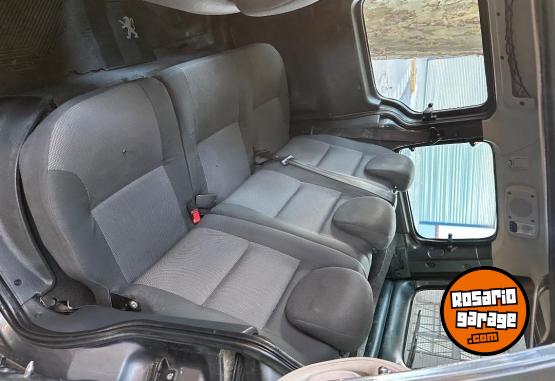 Utilitarios - Peugeot Patagonica 2015 Nafta 146000Km - En Venta