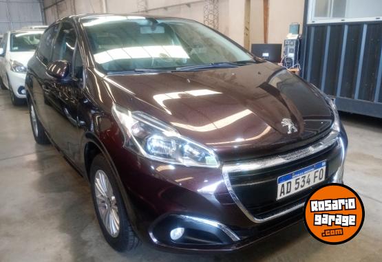 Autos - Peugeot 208 2019 Nafta 62000Km - En Venta