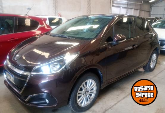 Autos - Peugeot 208 2019 Nafta 62000Km - En Venta
