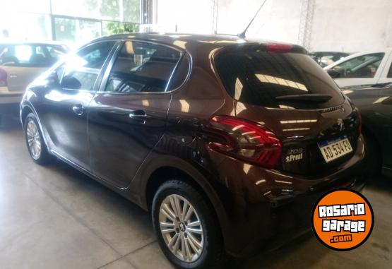 Autos - Peugeot 208 2019 Nafta 62000Km - En Venta