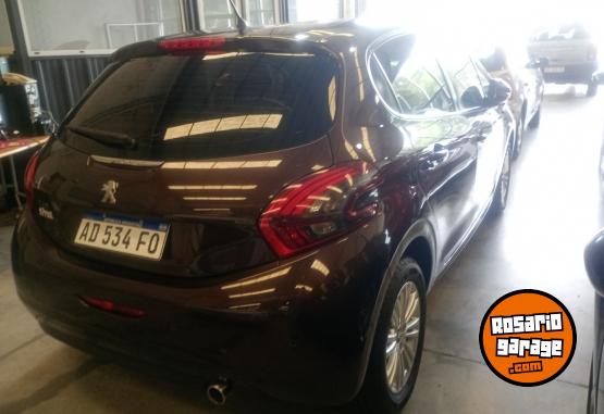 Autos - Peugeot 208 2019 Nafta 62000Km - En Venta