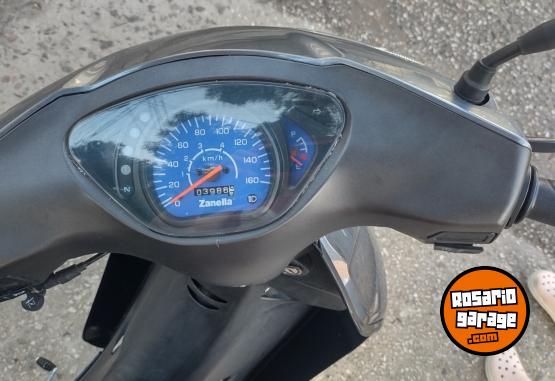 Motos - Zanella ZB125 R 2023 Nafta 4000Km - En Venta