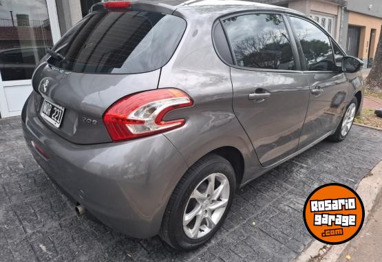 Autos - Peugeot 208 2014 Nafta 121000Km - En Venta