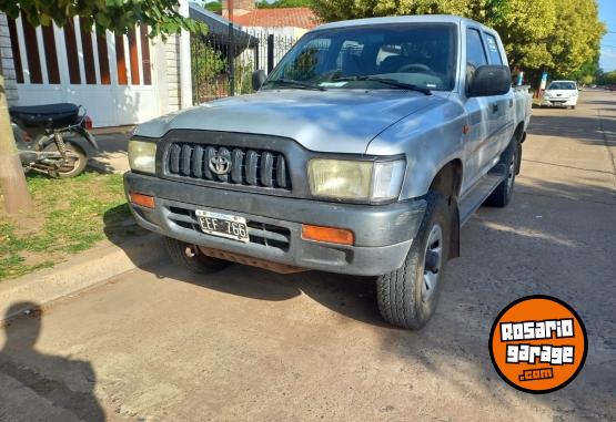 Camionetas - Toyota Hilux dx 2003 Diesel 322000Km - En Venta