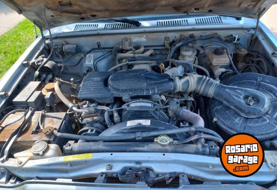 Camionetas - Toyota Hilux dx 2003 Diesel 322000Km - En Venta