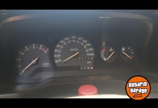 Autos - Ford Ghia 2.0i 1996 Nafta 99700Km - En Venta