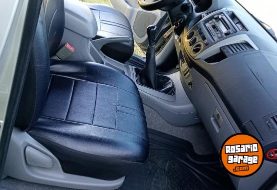 Camionetas - Toyota Hilux 2005 Diesel 355000Km - En Venta