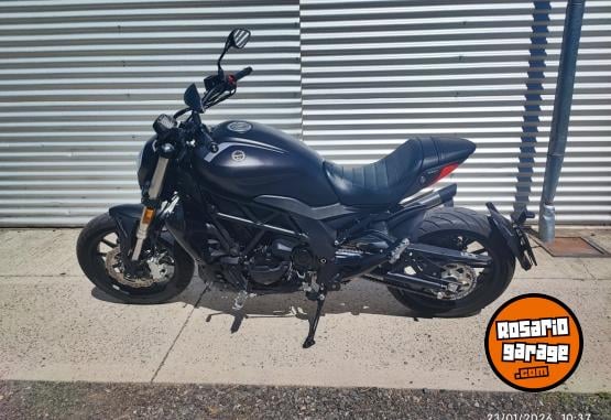 Motos - Benelli 502 c 2022 Nafta 1800Km - En Venta