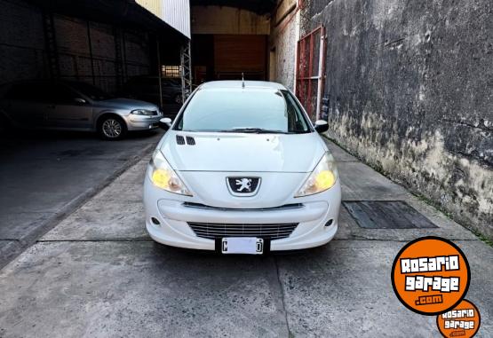 Autos - Peugeot 207 2013 Nafta 118000Km - En Venta