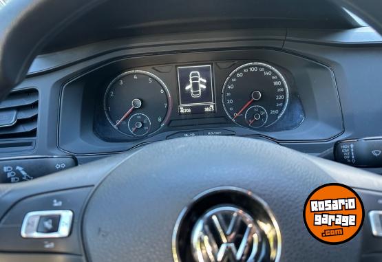 Autos - Volkswagen Virtus 2021 Nafta 46700Km - En Venta