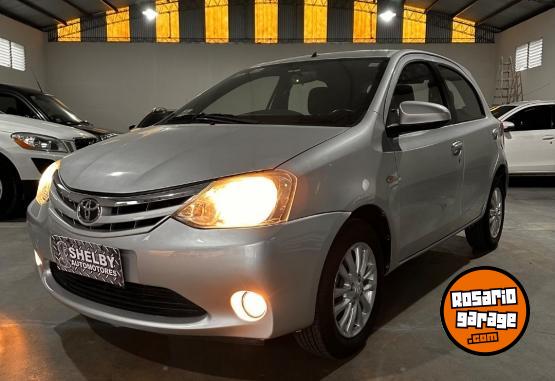 Autos - Toyota Etios 2014 Nafta 90000Km - En Venta