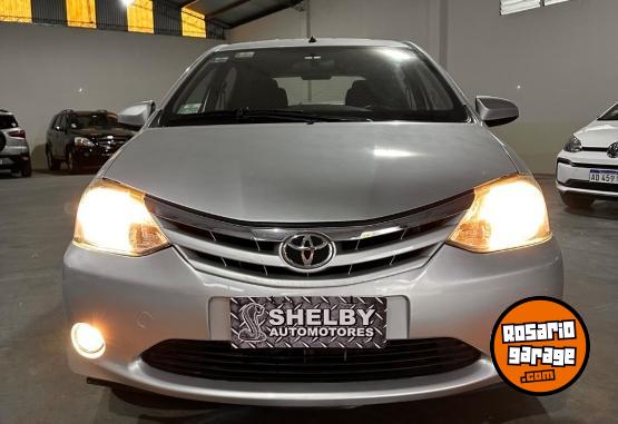 Autos - Toyota Etios 2014 Nafta 90000Km - En Venta