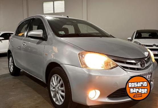 Autos - Toyota Etios 2014 Nafta 90000Km - En Venta