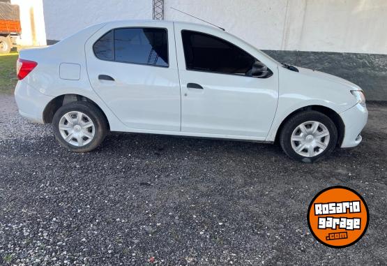 Autos - Renault Logan 2017 Nafta 130000Km - En Venta