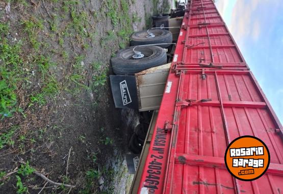 Camiones y Grúas - SEMIRREMOLQUE SALTO - En Venta