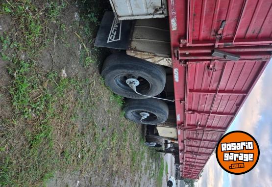 Camiones y Grúas - SEMIRREMOLQUE SALTO - En Venta
